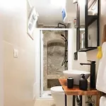 Comfortable In With Modern Amenities *