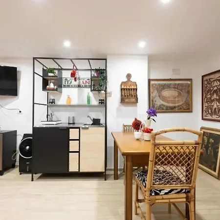 Comfortable In With Modern Amenities باري