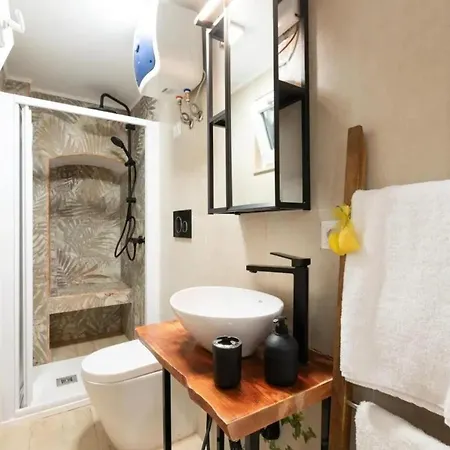 Lejlighed Comfortable In With Modern Amenities *